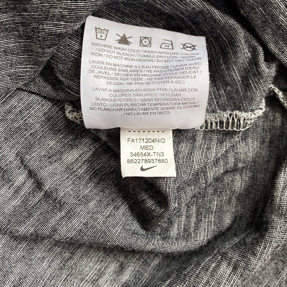 Excellent condition, Gray Nike Long Sleeve Tennessee Shirt size women’s medium - Picture 7 of 7